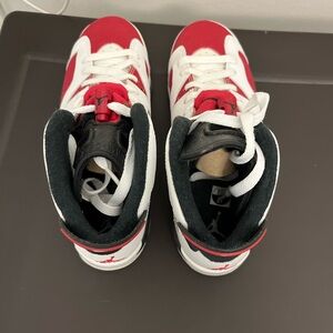 Mint condition. Only worn  once . No box  sneakers were stored in container